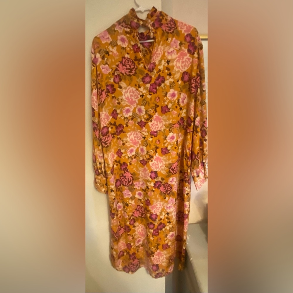 WHO WHAT WEAR Yellow Floral Dress XL midi length. Vibrant fall colors.